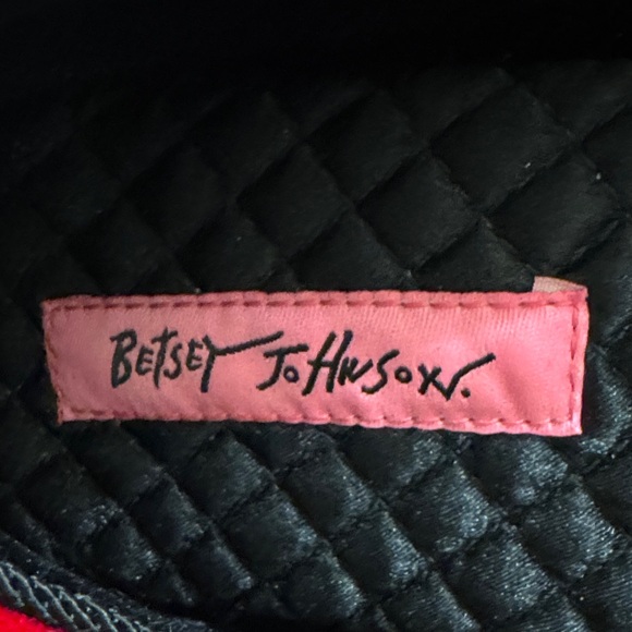 Betsey Johnson Velvet Lips Slippers Sz 7 8 Medium Red & Black Quilted Insole EUC - Picture 2 of 9